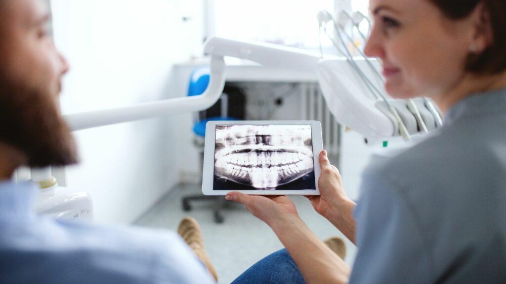 A Comprehensive Buying Guide for Dental X-Ray Machines: Understanding Types, Factors, and Manufacturers