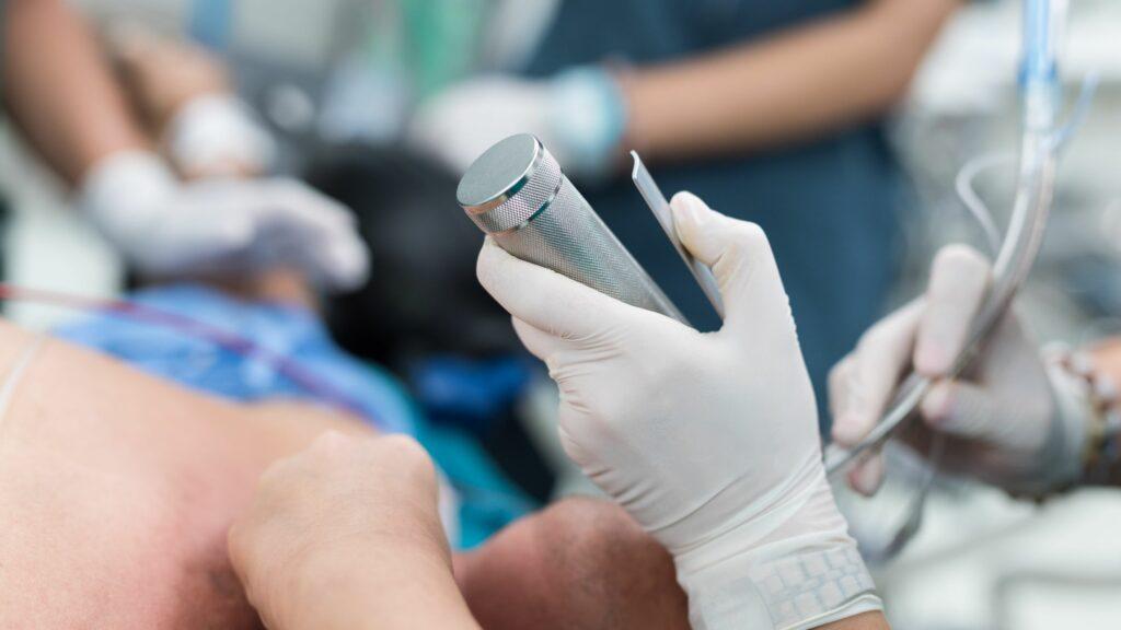 Laryngoscopes Guide: Mastering Intubation with Confidence