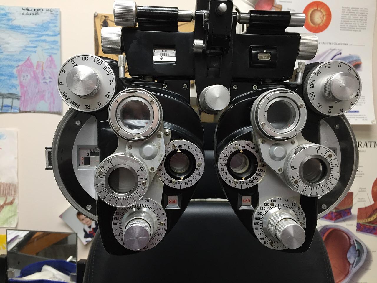 phoropter, refraction, eyeglass prescription-2297282.jpg